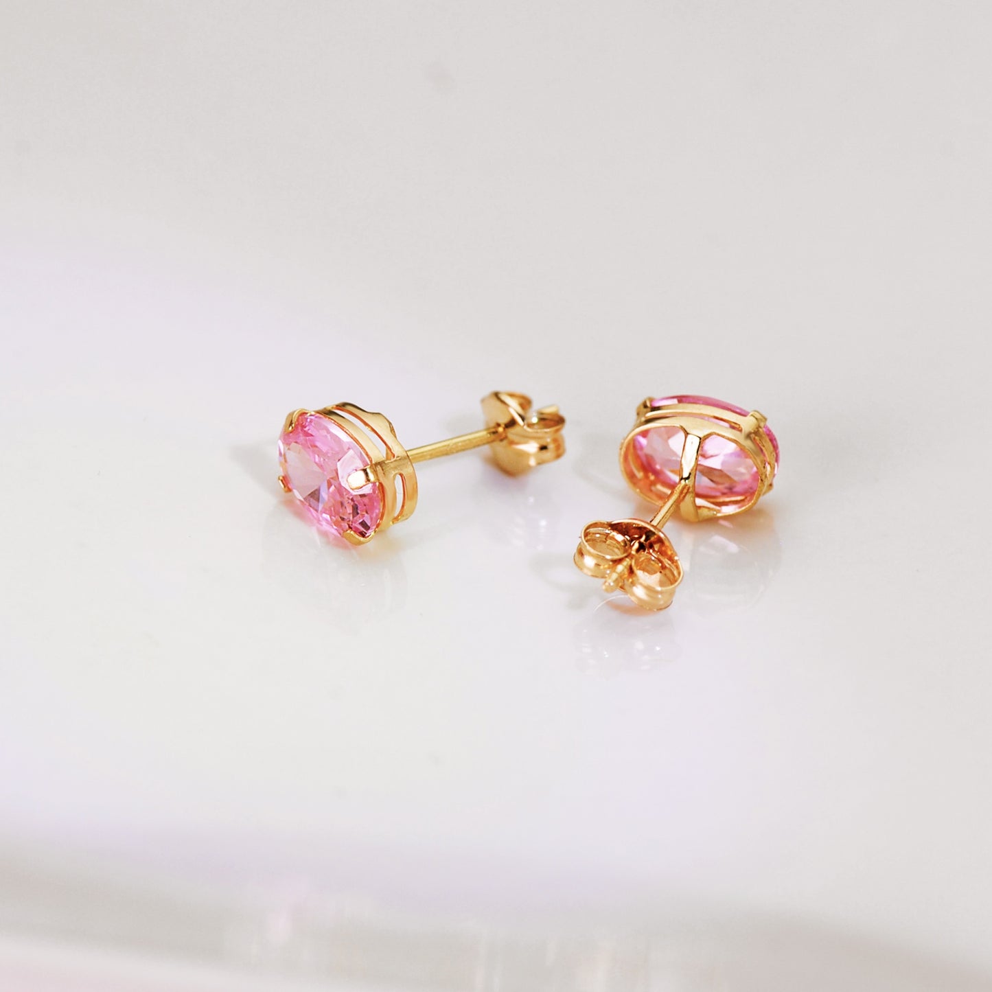 18K PENDIENTES ORO AMARILLO OVAL PIEDRA ROSA 7 X 5 MM. CIERRE PRESION