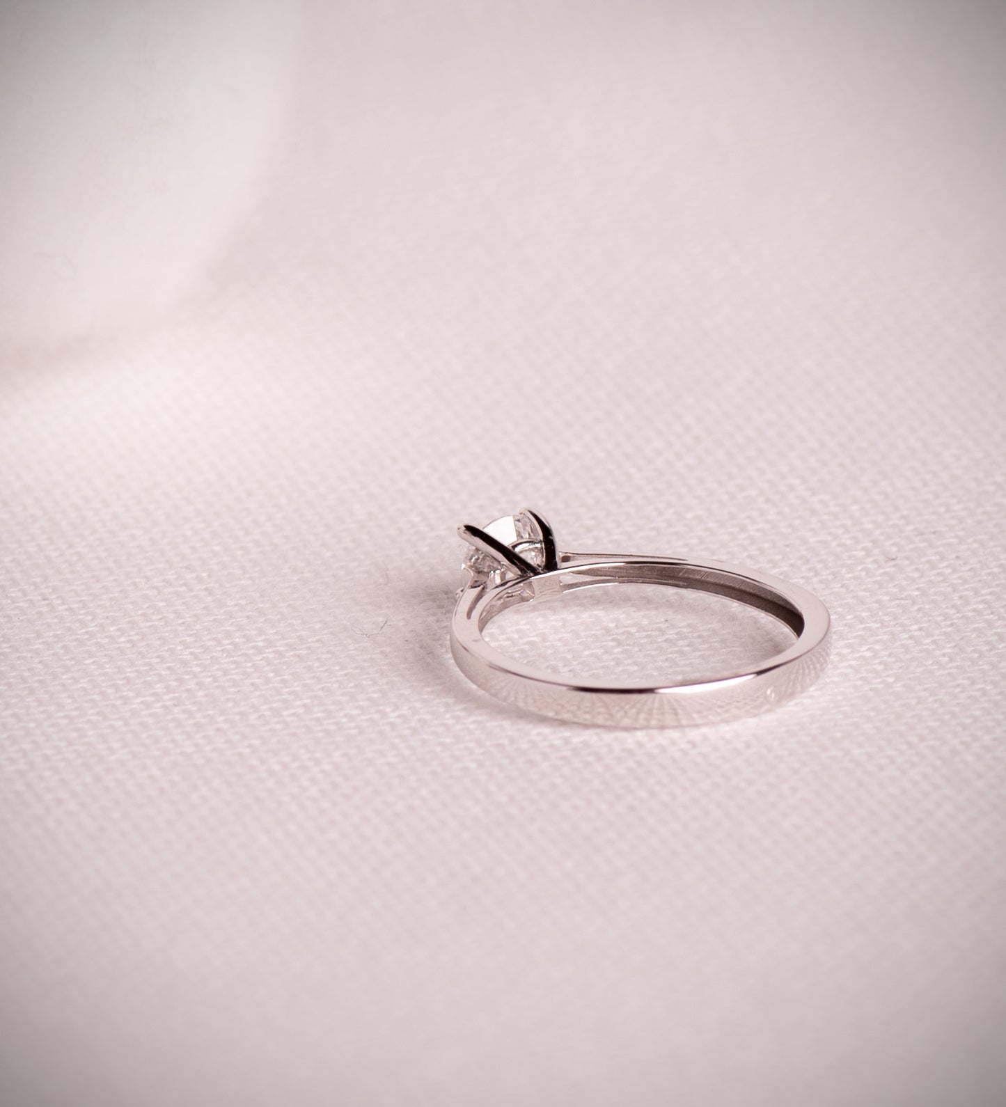 ANILLO PEDIDA ORO BLANCO